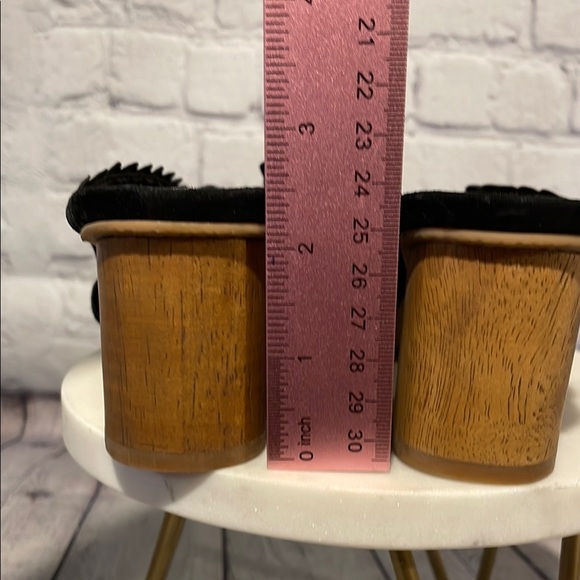 Jack Rogers Black Sueded Mules with Wooden Heel Sz 5.5 - Picture 3 of 9